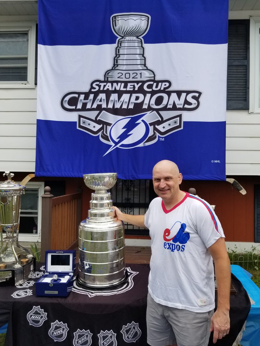 Nothing like a #StanleyCup parade with the local fire department to highlight your day. Northern New York welcomes Coach Derek Lalonde home <a href="/NHL/">NHL</a> <a href="/TBLightning/">Tampa Bay Lightning</a> <a href="/HockeyHallFame/">Hockey Hall of Fame</a> <a href="/Montreal_Expos/">Montreal Expos</a>