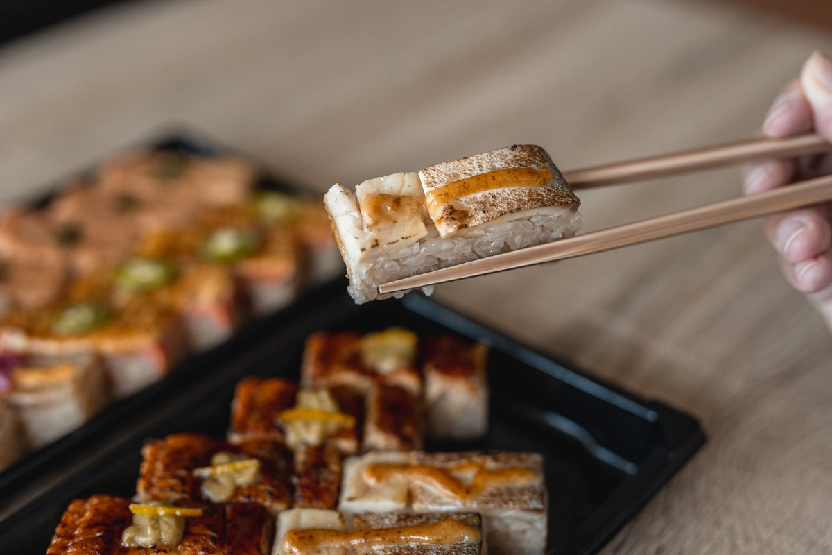 torarestaurant's tweet photo. Oshi on the run!

As we prepare our restaurant for dine-in service to resume on July 28, you can still get your oshi fix in the meantime via pick-up or delivery. 

Tap here to get your order started now: https://t.co/GgUWnRwtZi https://t.co/v9bKJKdxqt