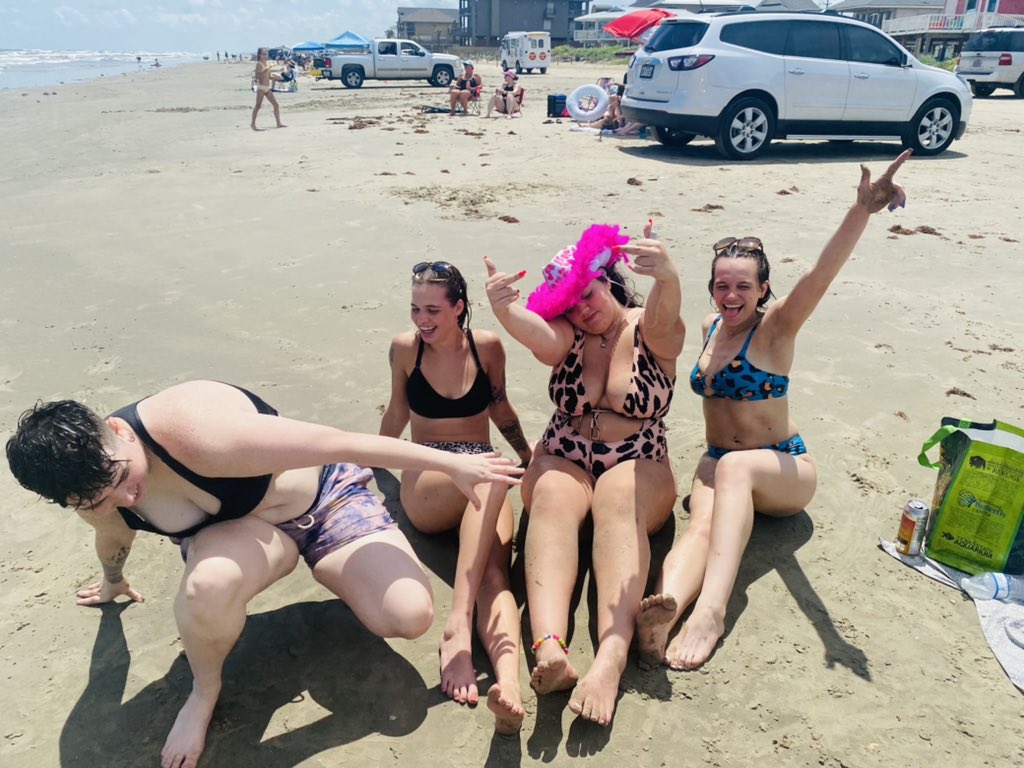 Karrisa👑 tweet media