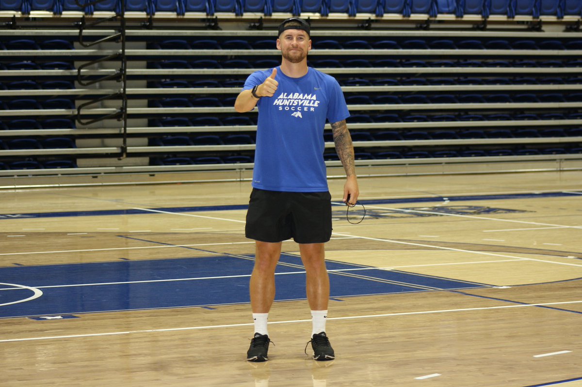 UAH_MSOC's tweet photo. Having a blast 👍🏼👍🏼 https://t.co/r90XQQbzEG