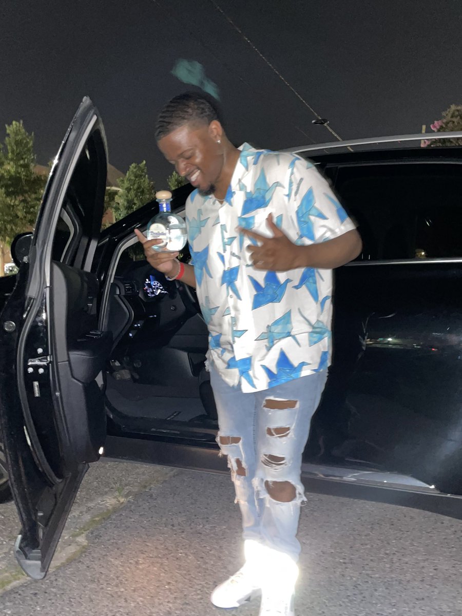 TwoAs_'s tweet photo. knew I was bound to shine after all this rain.. 🥶 #25 https://t.co/7dCd6pmszv