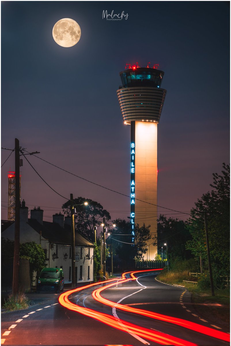 DeclanMalachy's tweet photo. What a view of the full moon tonight, an idea I wanted to try out that I think was executed quite well. When are we ever blessed to see a full moon so clearly  2 nights in a row. #dublinatc @DublinAirport #fullmoon https://t.co/uhSSRjHPEB