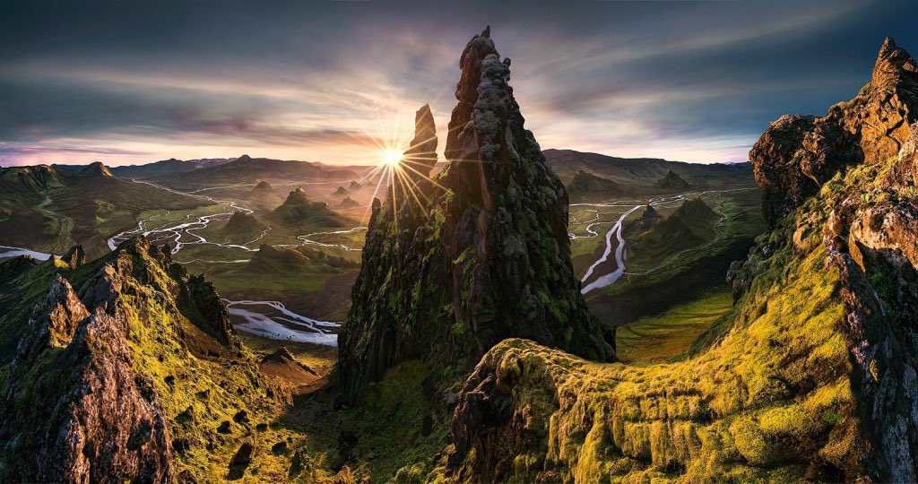 Watching Uncharted with Gordon Ramsay tonight in Iceland. I’m definitely adding this glorious country to my bucket list. Wow!
@GordonRamsay @NatGeo #Iceland #uncharted https://t.co/30QiRH1A5P