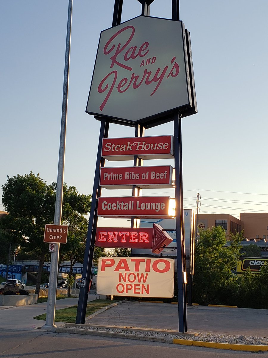 Travelling west. #iconic #IfYouKnowYouKnow