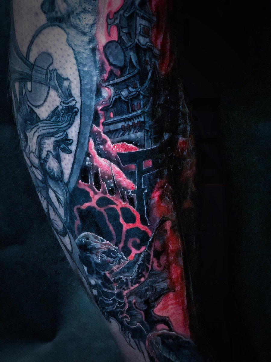 Hellsea_H's tweet photo. Healed— all work done by me.
#linework #tattoo #ink #ttt #japanesetattoo #irezumi #eroguro #blackwork #occulttattoo #art #houstontattooartist #darkart #yokai #matsuri #japanesegirl #onigirl #meido #jigoku #irezumicollective #dynamicinks #starbritecolors https://t.co/3PU3Agaim1