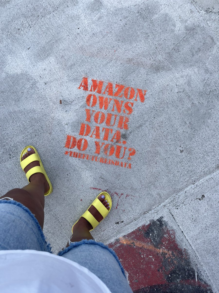 ABenton's tweet image. Who owns you data #streetart installation in Wynwood 😌 #thefutureisdata