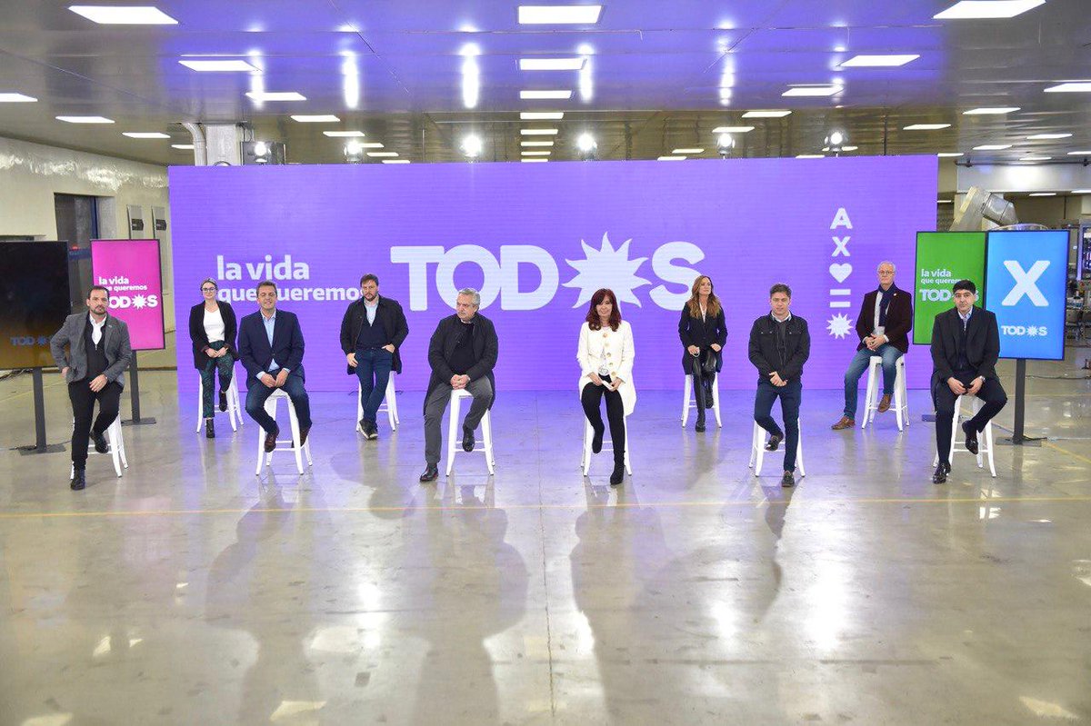 PaulaPenacca's tweet photo. Tenemos un proyecto político con las prioridades claras; que cuida la salud, la vida y la economía.

Con amor, convicción, candidatos y candidatas comprometidxs, un pueblo organizado, la fuerza de la militancia y la construcción colectiva, estamos saliendo a #LaVidaQueQueremos 🇦🇷 https://t.co/GnbV52bWvh