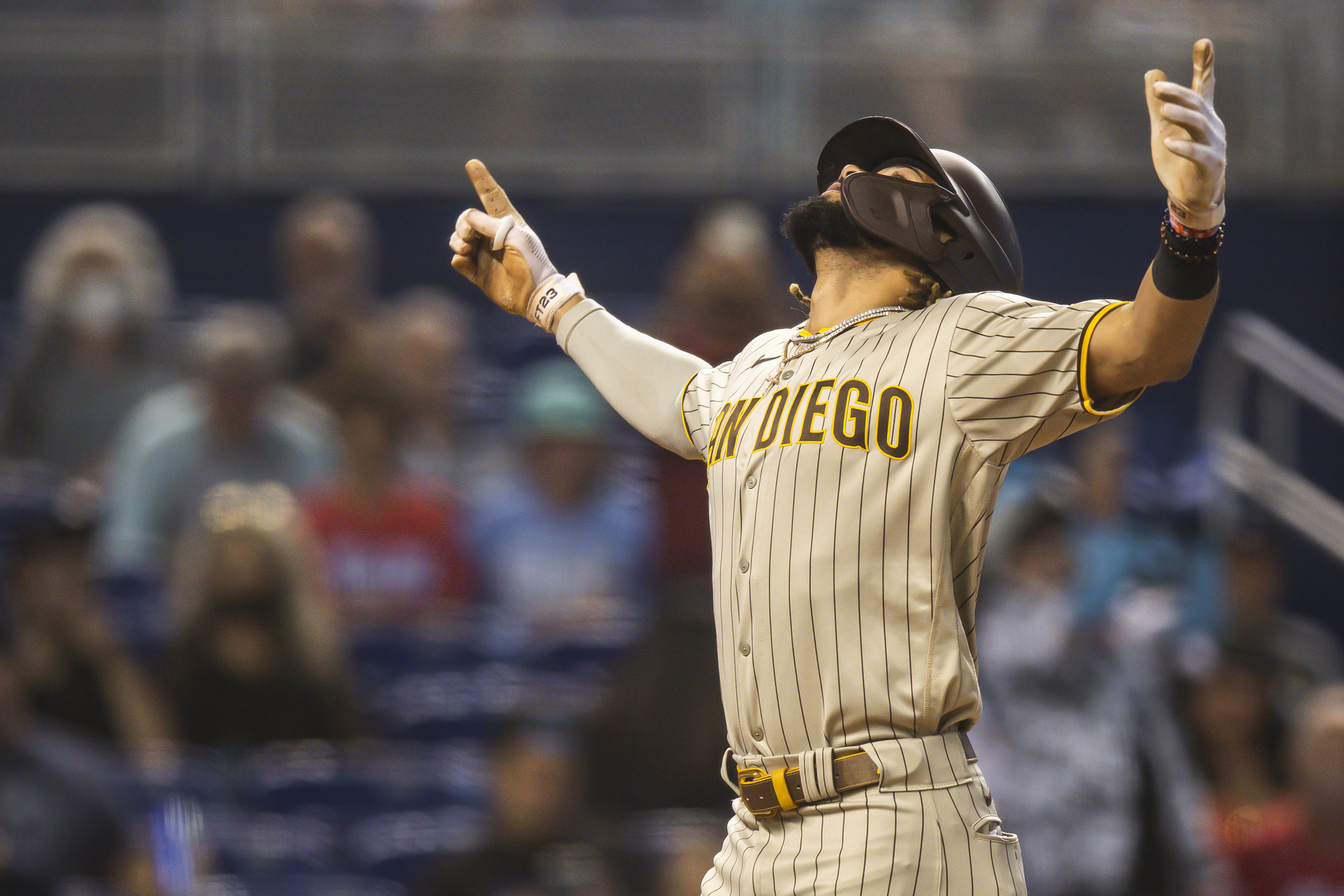 San Diego Padres on X: #Padres 30 HR/20 SB seasons: Steve Finley