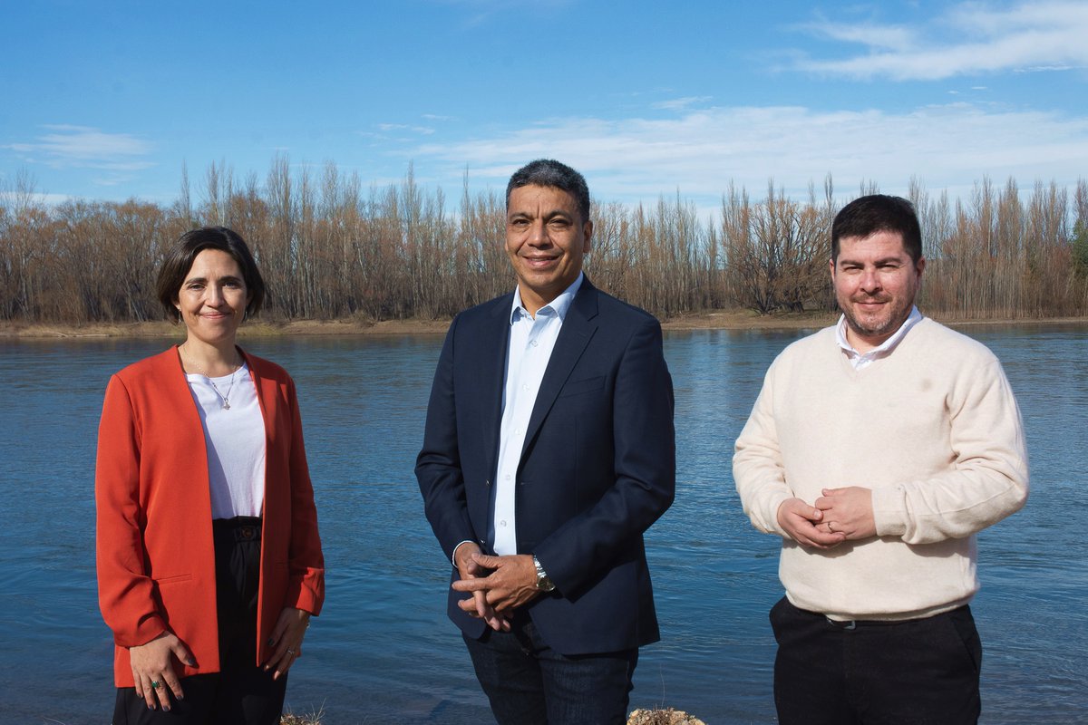 jesusescobarnqn's tweet photo. 👉 ESTA LISTA VA #CONVOS

☑ Ayer presentamos públicamente y hoy en la Justicia Electoral las pre candidaturas para las PASO.

🤚 Con gran responsabilidad seré el primer pre candidato a diputado por Libres del Sur. Me acompañan 👩‍🎓 Valeria Amstein y  👨‍⚕ Walter Erdozain. https://t.co/WtH64iKZTq