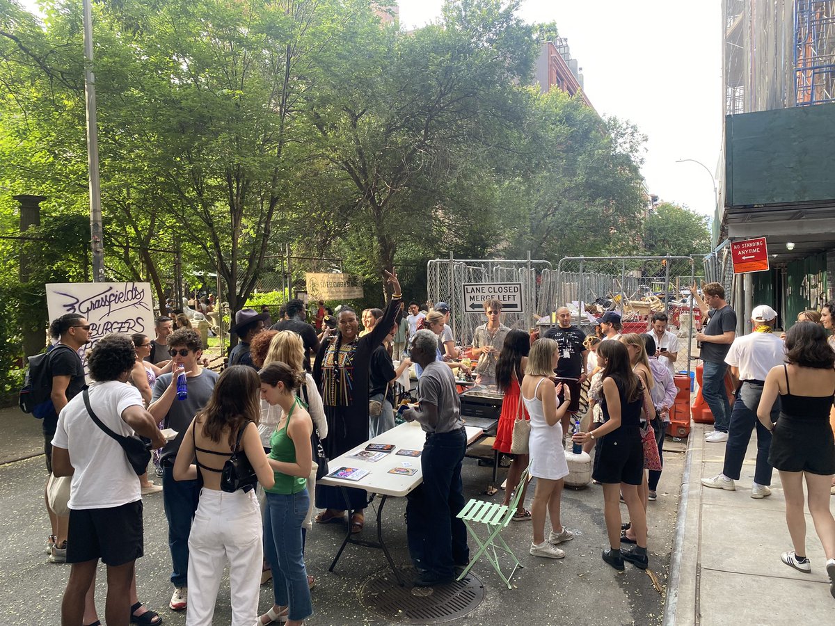 ElizabethStGrdn's tweet photo. Be a Lover Fest block party at Elizabeth Street Garden. Can’t remember the last block party in Little Italy, but it feels good. #BeALover #ElizabethStreetGarden #SaveESG #CommunityGarden https://t.co/cbN5P2RDNA