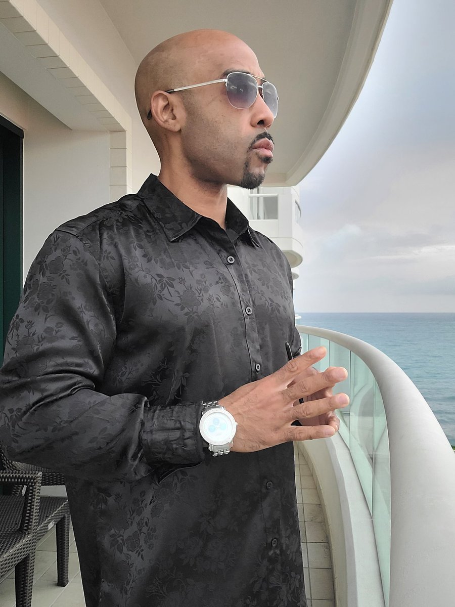 TreyPeezy4sheez's tweet photo. Stepping out...#casketsharp https://t.co/9Y71FOPLPs