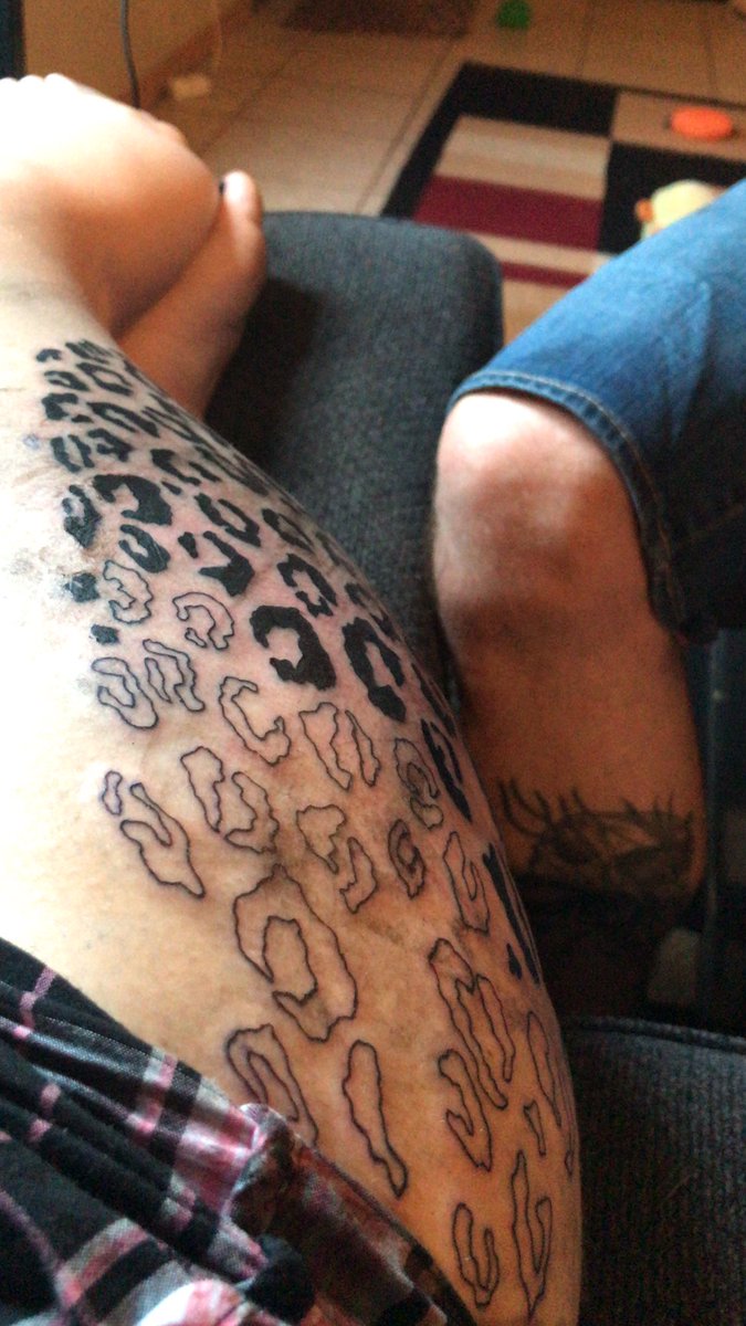 haston_mandi's tweet photo. Saturday tatturday https://t.co/pcXS4viitz