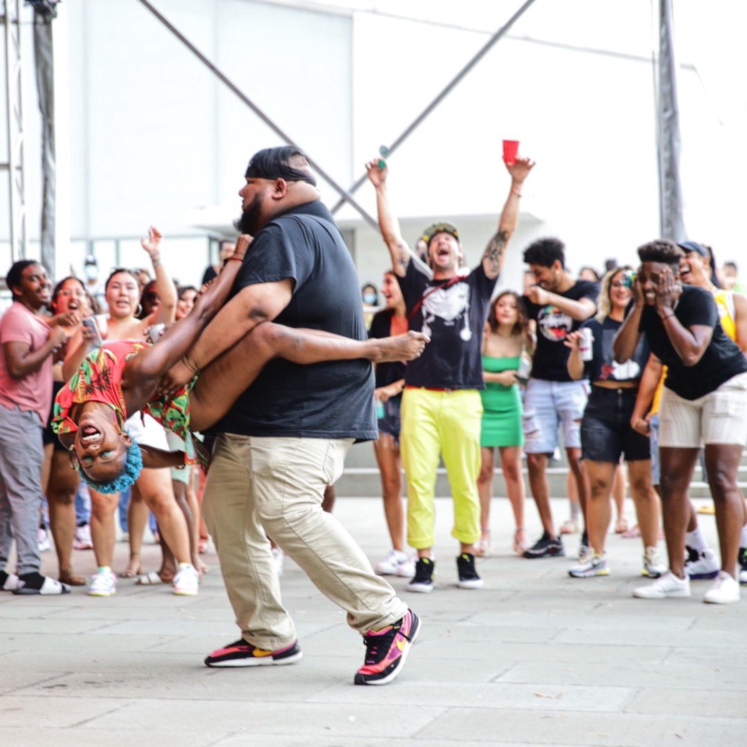 jatiphoto's tweet photo. 😱🔥😱🔥😱🔥 KC?? @djbembona turning out @kencen ‘s 2021 #MilleniumStage #Summer Series @AdoboDMV #AdoboGigante at the REACH #jatiphoto #kennedycenter #KCREACH @CanonUSA #eosR https://t.co/vIWBgHu0bL