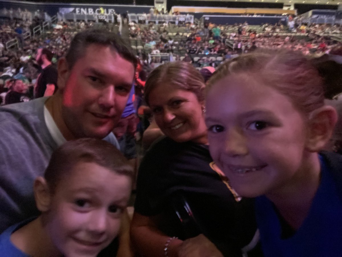 JakeWalgate's tweet image. My 40th birthday present is at #WWEPittsburgh we are excited for championship action