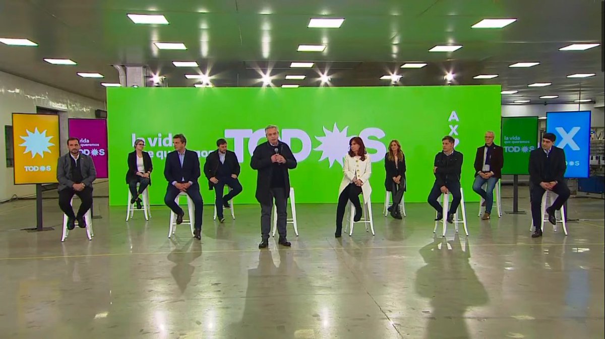 FerEspinozaOK's tweet photo. Las y los precandidatos del @FrenteDeTodos representan la unidad que necesita la Argentina. Como dijo @CFKArgentina "que nadie diga que tenemos que volver a ser lo que en 4 años casi nos lleva al tacho". 

Todos UNID☀️S recuperemos #LaVidaQueQueremos☀️🇦🇷 https://t.co/wF9wCsmRtP