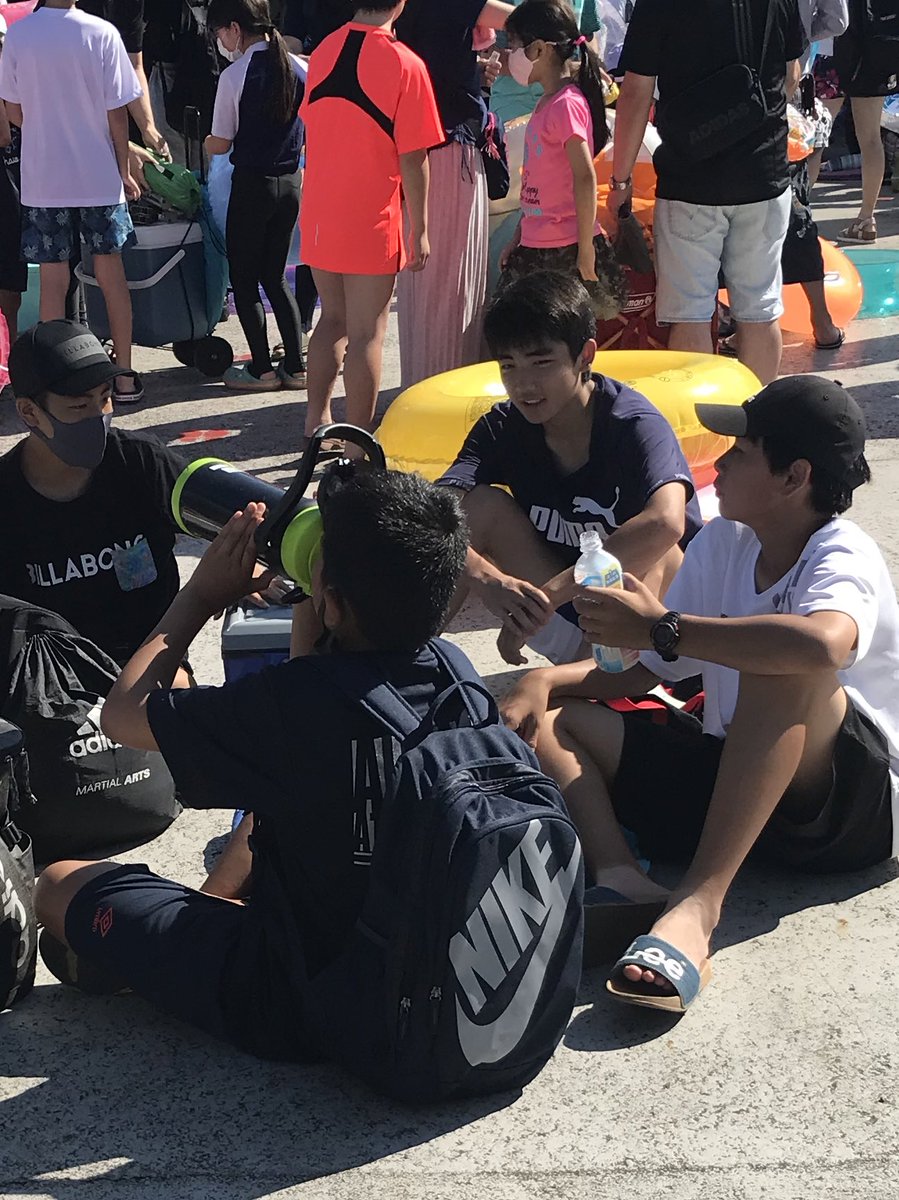 喜び組 Uni Afro Twitter