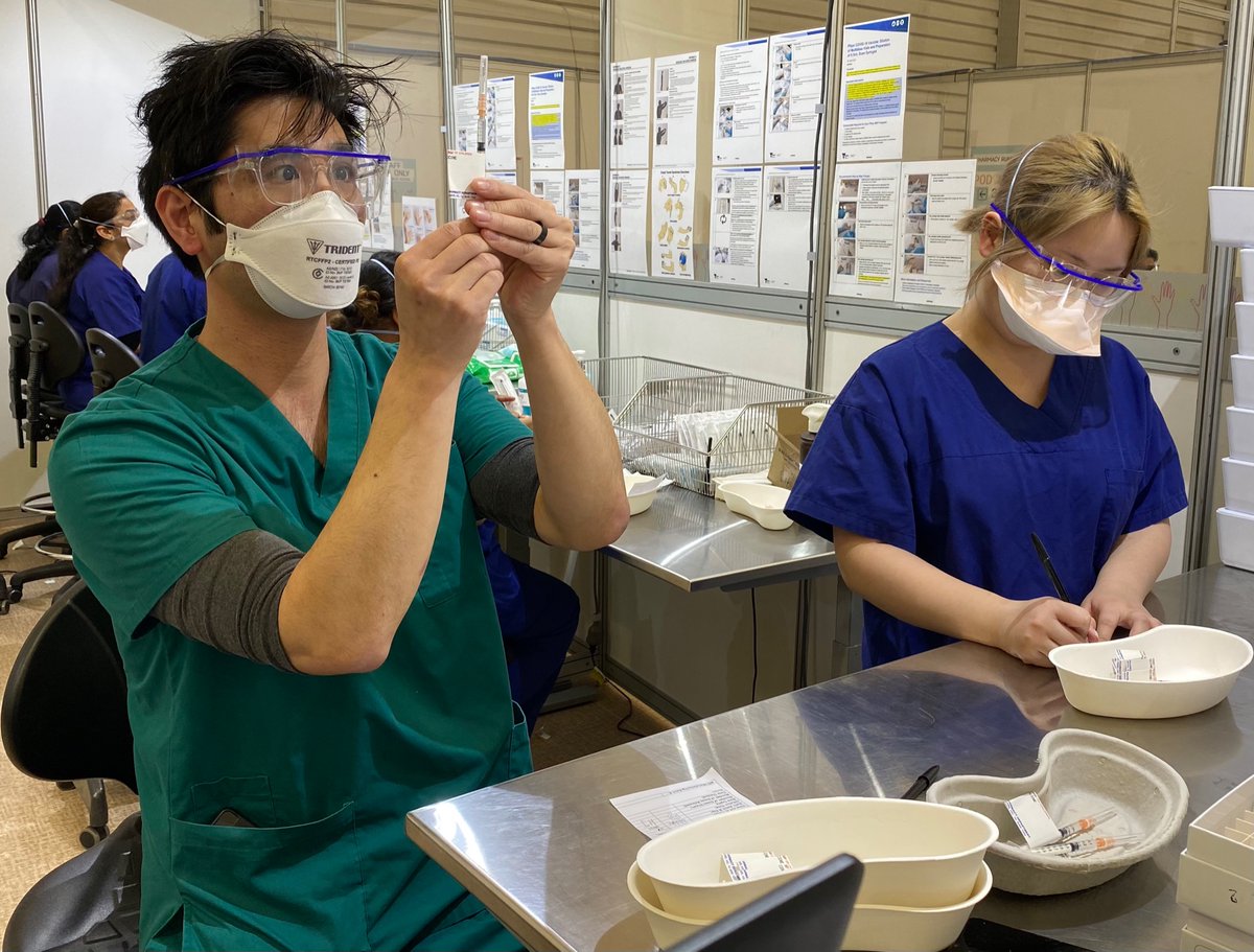 western_health's tweet photo. Any plans for your Sunday in lockdown? More than 4100 people got vaccinated at our Melbourne Showgrounds and Sunshine Hospital hubs yesterday. If you’re eligible, we have Pfizer bookings available today, and you can “walk in” for AZ. Book: https://t.co/I8naMWJgYu
#jabdone https://t.co/p3Zu9tgCww