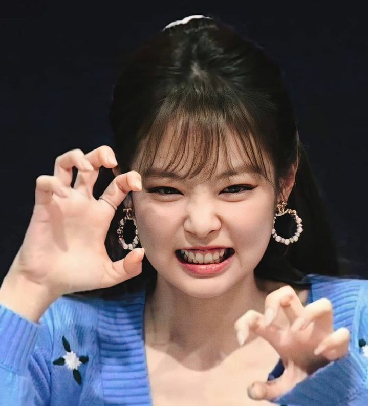 Hallooo ,selamat pagi semuaaa 
I'm viona xixi yok sini fambest an sama vio klo ndakk vio gigit huh
.
.
.
.
Mutualan? Rt or like
Fambest? Dm saja 
#roleplayerindonesia #roleplayerkpop #roleplayerindo #roleplayertwt #roleplayer #rpindonesia