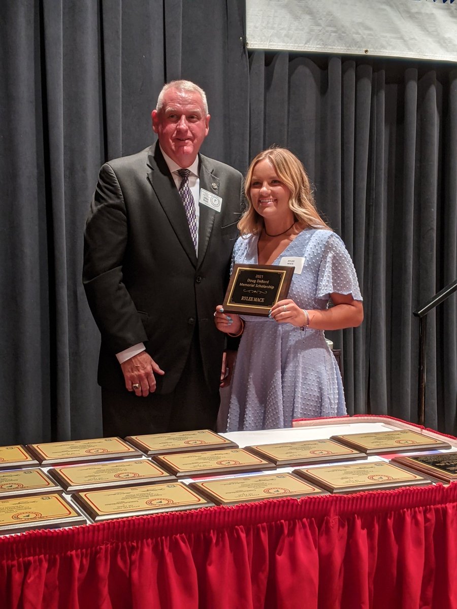 delcohof1's tweet photo. Congratulations to Cowan High School graduate, Rylee Mace on receiving the Doug DeBord Memorial Scholarship. @Cowan_Athletics @CowanBlackhawks https://t.co/zF8xIYZko0