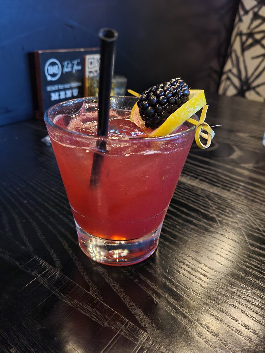 tami95's tweet photo. Enjoying some Codigo on national tequila day! @GeorgeStrait https://t.co/EJx9BPBKSu