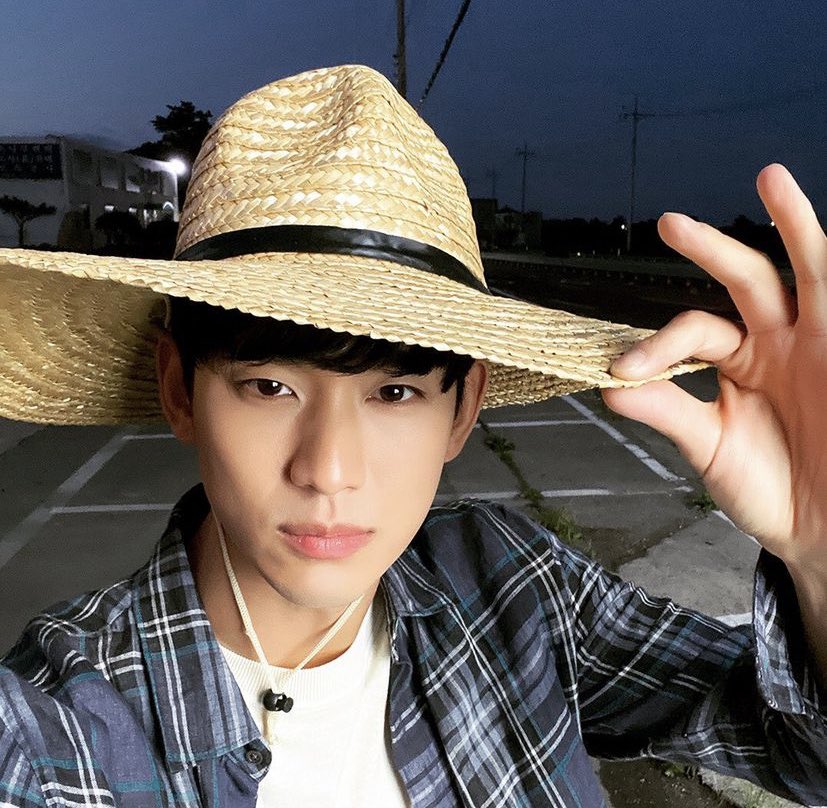 doramasasbr's tweet photo. — kim soohyun

diretamente de Goiânia para o mundo https://t.co/6rPlfqRqe9