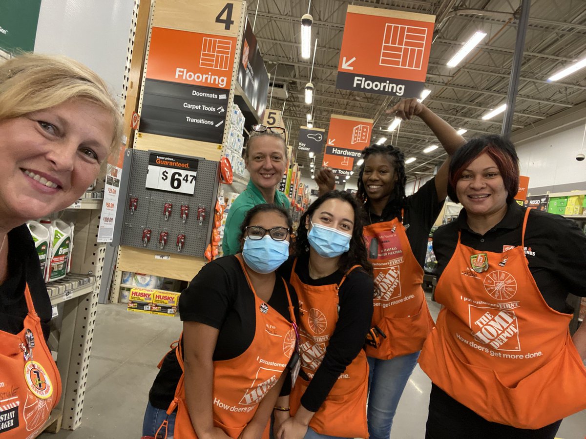 KrystyneSantos's tweet photo. Today was our Head Cashier Alex’s last day with the Home Depot. We wish her well in her next journey of the career she worked hard for while working with us. You will be a great teacher Alex! Best of luck from your 0965 family! @LuisOrt35965715 @snezana_stajic @hdieshab https://t.co/Z4d9U5r6hs