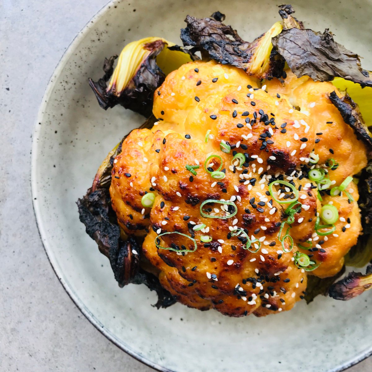 MeruMiso's tweet image. Proper Whole Roast Miso, Sesame &amp;amp; Ginger Cauliflower

Recipe available via our website or  buff.ly/2RBvIVj