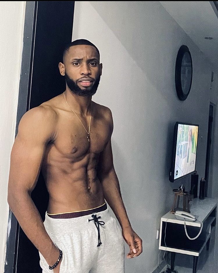 Theonlysophynit's tweet photo. Emmanuel is nothing like Tochi  biko 
Check his body and everything and come back and argue 
fine boy not typical one #BBNajia #bbnaija https://t.co/iphl4tXTA7