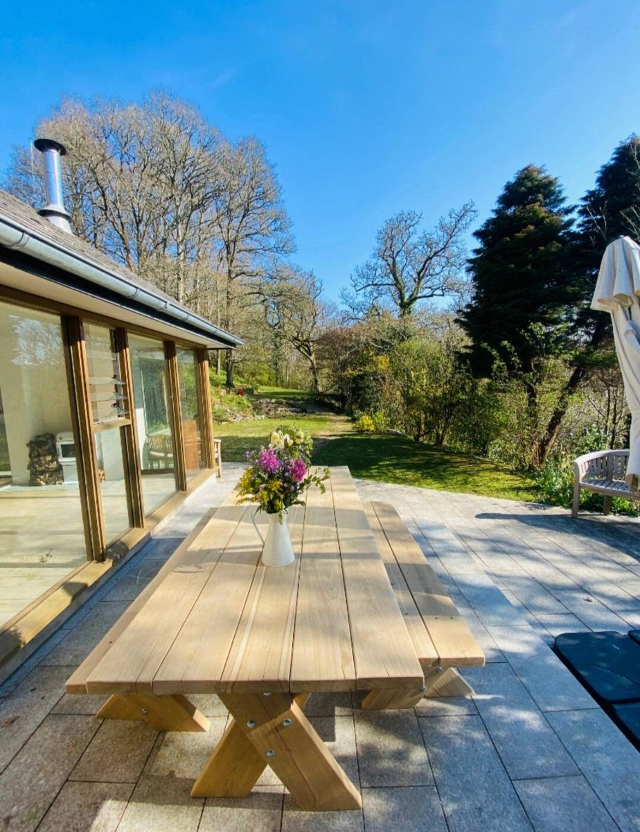 BarnMiddle's tweet photo. 1.8m Table and Benches, Luxury Oak Garden Furniture https://t.co/33cm20K5iK #PicnicSet https://t.co/QFunA7kl89