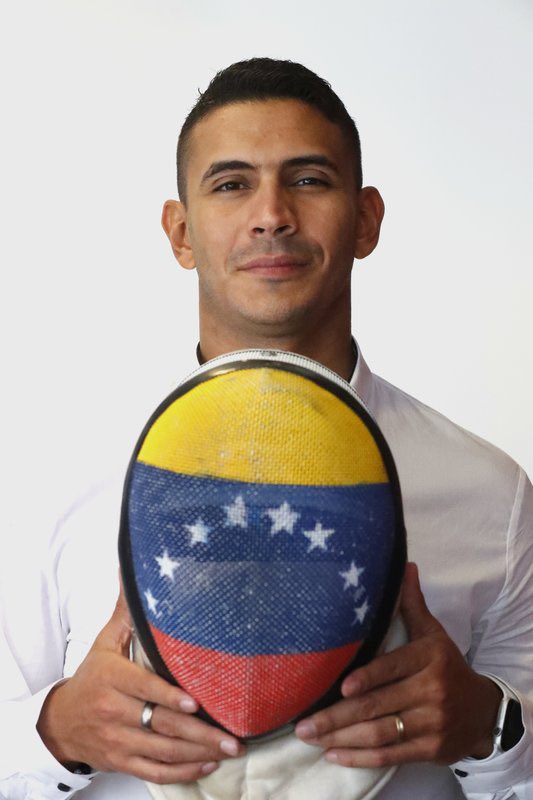 rubenoszki's tweet photo. Aquí voy, con la misma ilusión de siempre, soñando como un niño. 

                         💛💙❤️ https://t.co/3NLTQfBdCw