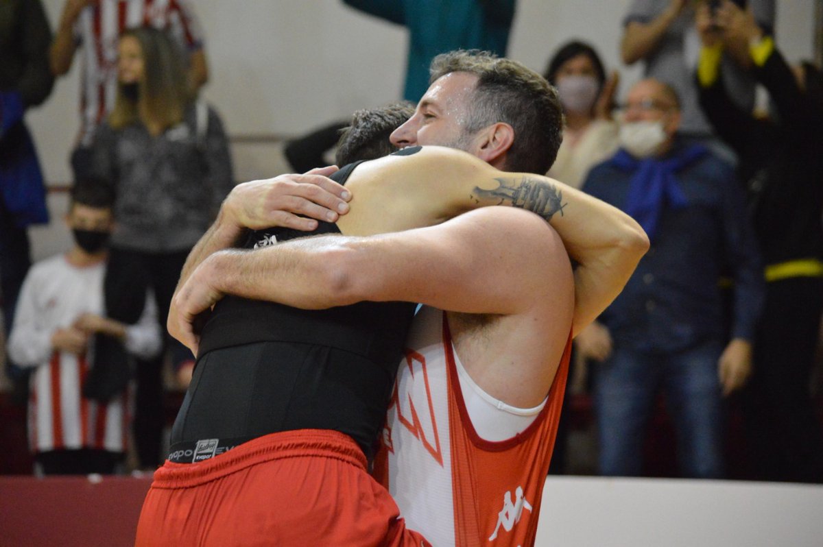 100x100Basquet's tweet photo. #LigaArgentina Felicitaciones a @unionsfbasquet campeón de la Conferencia Norte! Irá por el ascenso a la @LigaNacional desde el 1 de agosto -mejor d 5 partidos- con el ganador d Quilmes MdP o Villa Mitre BB. En el equipo santafesino juega el salteño @Miguel_E14 📸Prensa B. Parque https://t.co/MXa8naggg1