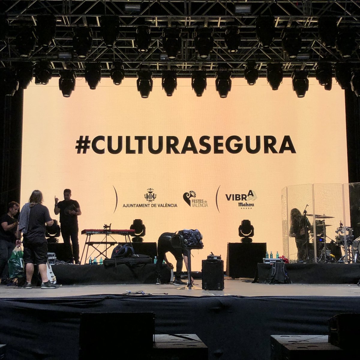 IvanLabarta's tweet image. Fin @Conc_Viveros @festesdeVLC #ILproduccion Gracias a @AjuntamentVLC @Pro21cultural @TMusicRepublic @elcaimanprod @sagarmanta_prod @Metronom_Bureo @TerritorioMusi @TRANQUILOMUSICA #SenaProductions y a l@s artistas que han pasado por el escenario de Viveros #CulturaSegura