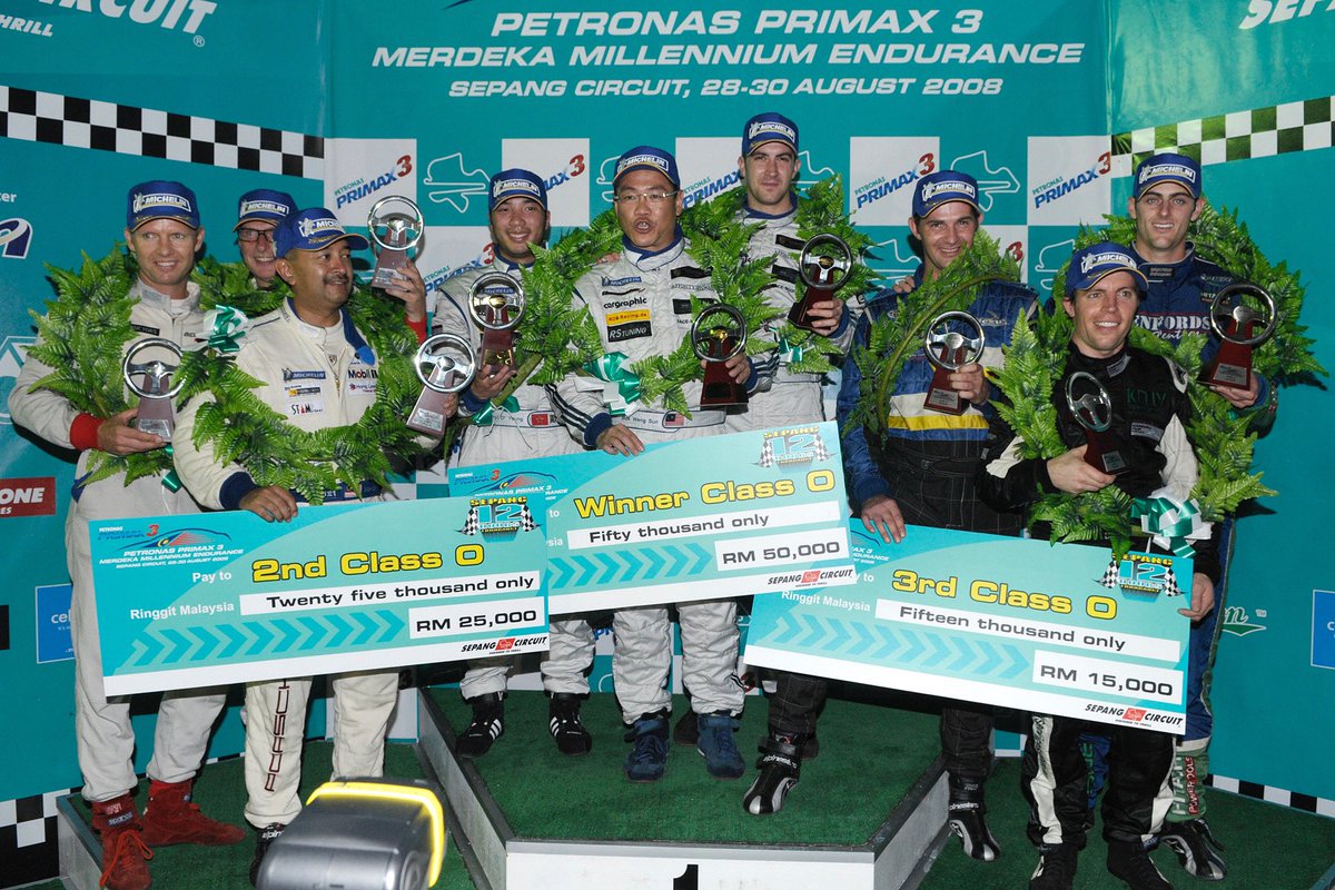 davidwallracing's tweet photo. Memory lane #Malasia12hr #RSR p3
@PorscheMspAU #38 @WALLRACINGAU #payce #shannons https://t.co/GrL4UMac7N