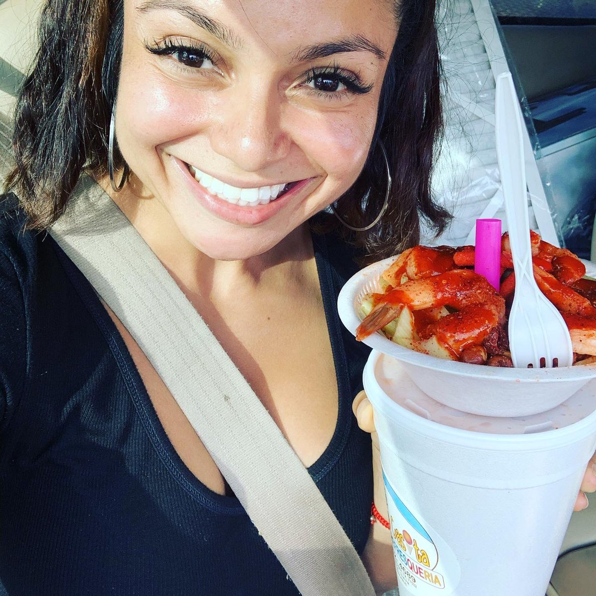 iCautiouscactus's tweet photo. Iโve found so many alternatives to consuming alcohol ๐๐ผ #soberlife #lifeisgorgeous #thankyouGod #LoveIslandUSA #clamatopreparado #rootbeerfloat https://t.co/B2Z9uEhdi3