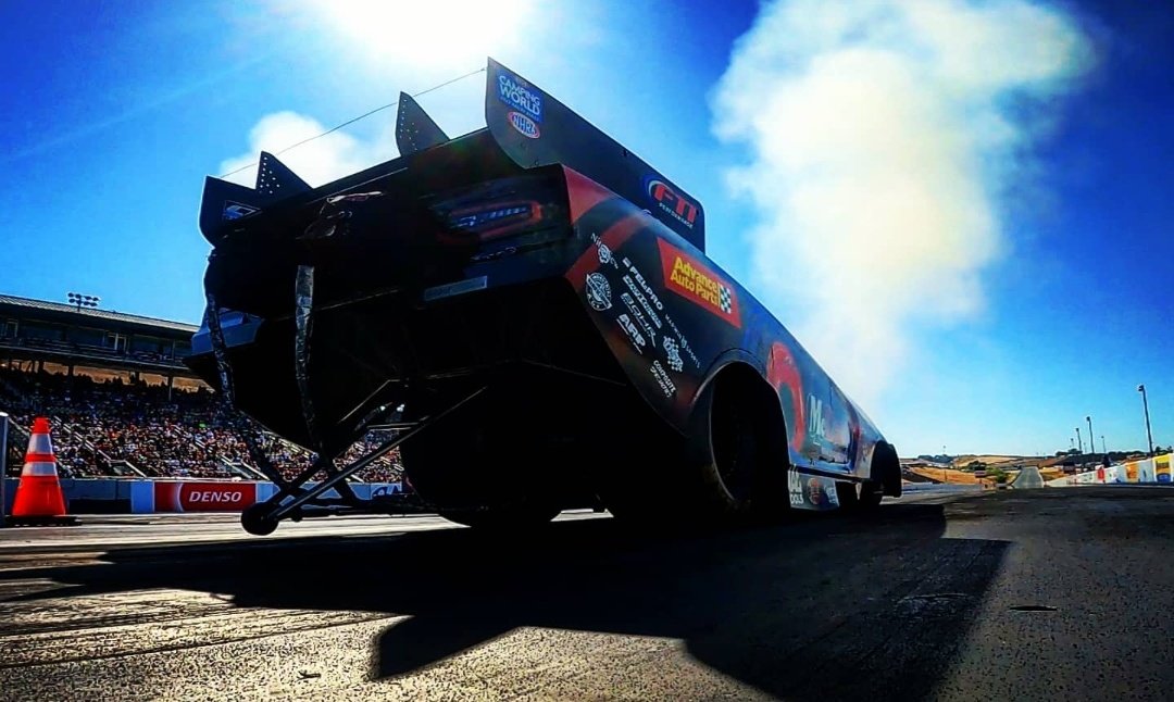 Paul_Lee116's tweet photo. A 4.032 @ 319.52 in Q3 puts the @McLeodRacing / #FTIperformance Funny Car in the show at no. 9 to pair up with Bob Tasca III in E1 of the #SonomaNats!
#McLeodEquipped #AdvanceAutoParts #NHRA https://t.co/BMgktXwCJG