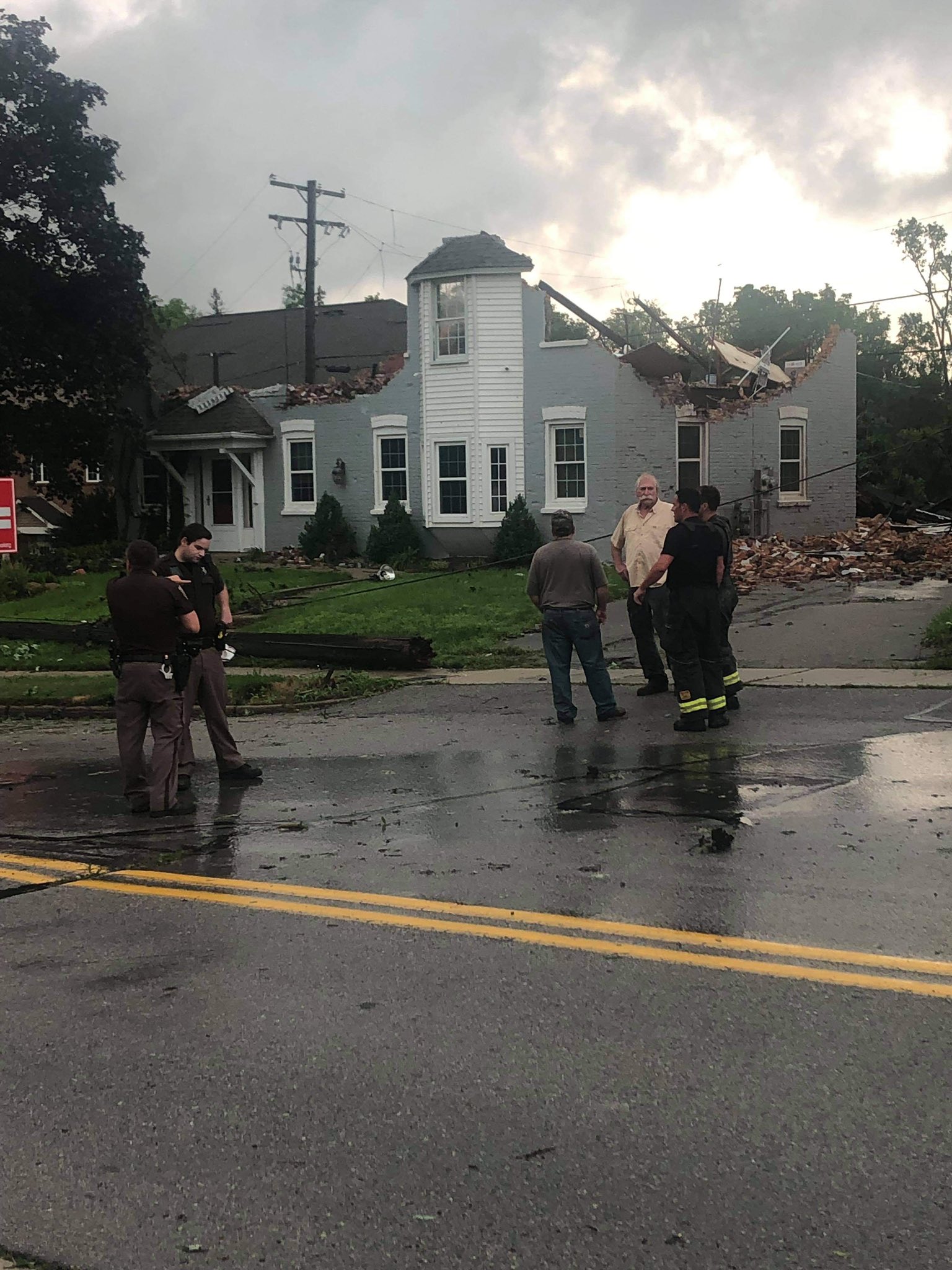 Brett Kast WXYZ on Twitter: "This building is a business that was