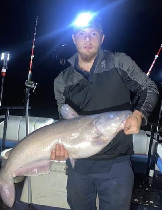 CatfishNOW1's tweet photo. Is there anything better than catfishing on a summer night?? Aaron Riggins using @BnMPoles to bring in big boys like this!
#chasingcatfish #bnmpoles #nightfishing #catfishingatnight #catfishpole #catfishtips #bigolwhiskers #catfishcrazy https://t.co/ipzna98Eec