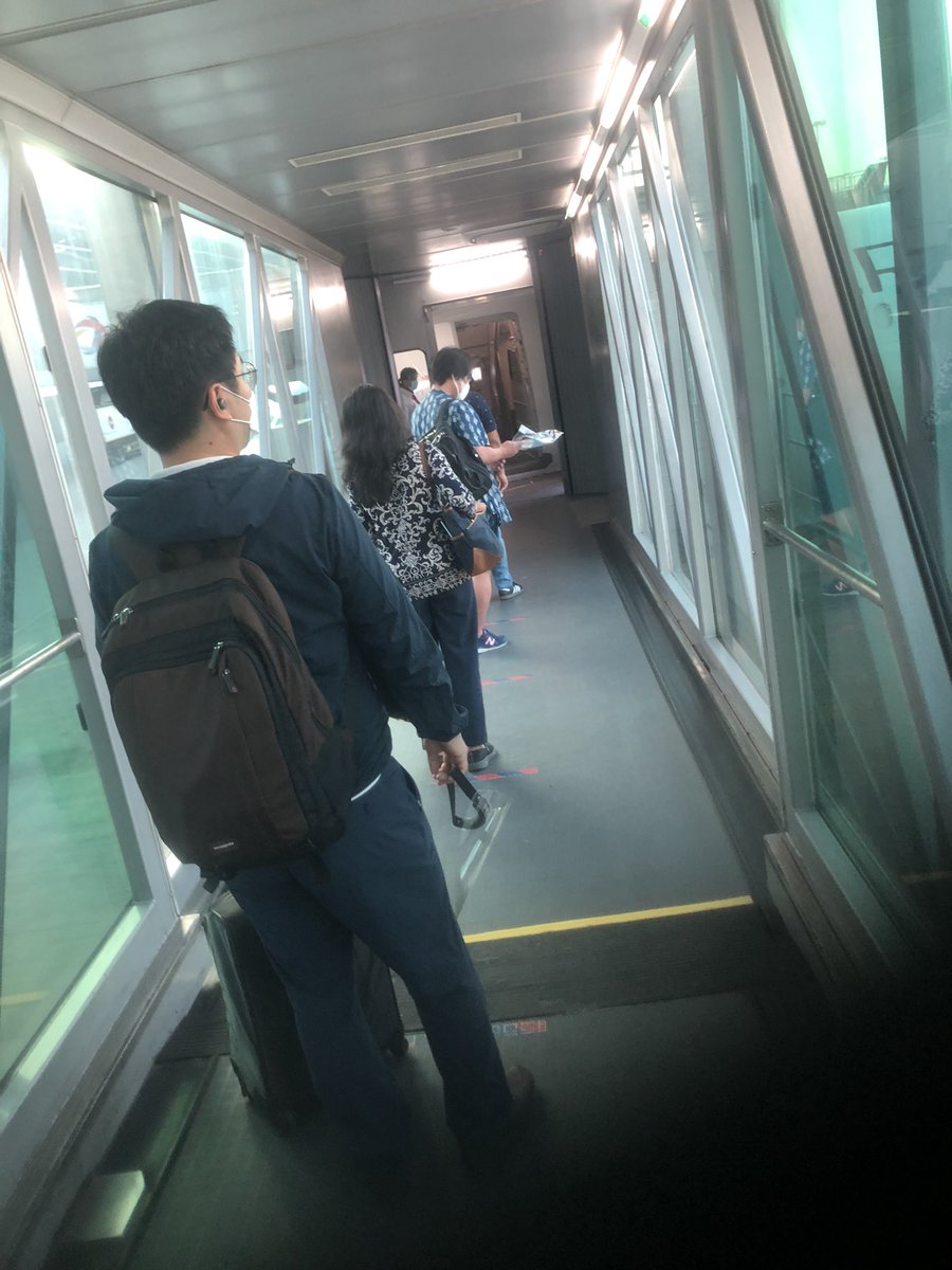 atipriya's tweet photo. @airvistara customers are truly enjoying the face shields in their hand! your job doesn’t finish at just providing, but ensuring flyers take necessary safety measures! Sadly you need to exercise that, instead of expecting people to follow norms- we have seen that fail miserably. https://t.co/STfsDK4dY1