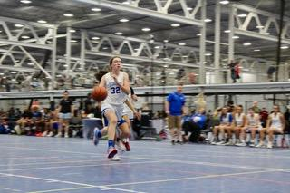 ctstarters's tweet photo. Action from Saturday's games with our White team; 2-1 heading into the final day of their 2021 season at "The Challenge"/Select Events Basketball (Spooky Nook-Manheim, PA). @SelectEventsBB #summerhoops #starterspride https://t.co/l8mS3u8pdw
