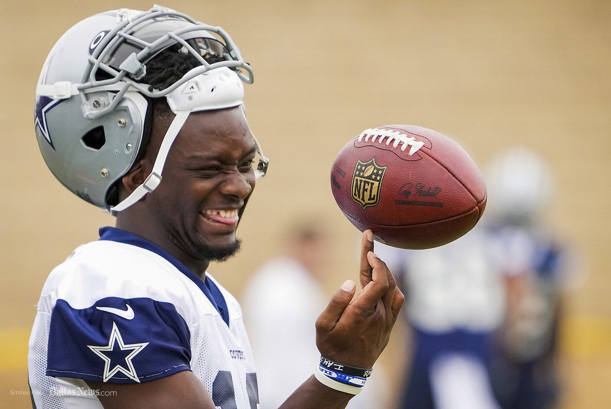 Photos:  Fans turn out for in force for Cowboys second practice, Jerry hoists a trophy during opening ceremonies, Saturday's training camp action in Oxnard dallasnews.com/sports/cowboys… #CowboysCamp