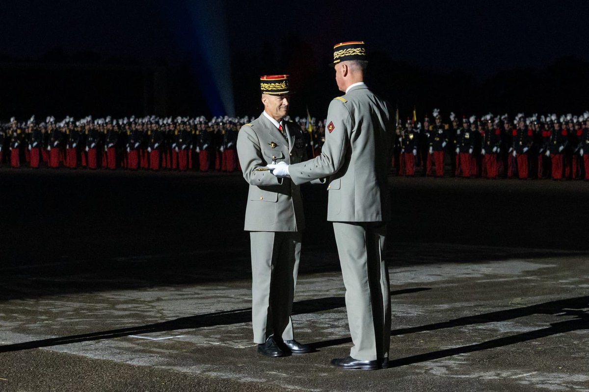 Très heureux d’avoir participé au Triomphe de <a href="/SaintCyrCoet/">Académie militaire de Saint-Cyr Coëtquidan</a>. Moment de tradition avec le départ de la promotion <a href="/cdll_esm/">Promotion Compagnons de la Liberation</a> et le baptême du 3e bataillon. L’occasion de transmettre le Glaive de Père des traditions <a href="/armeedeterre/">Armée de Terre</a> au <a href="/CEMAT_FR/">Chef d'état-major de l'armée de Terre</a>.