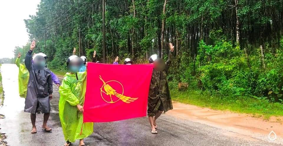 On the afternoon of July 25, people in Launglone Tsp protested against the military dictatorship.
#ICRC_SaveMyanmarPrisoners
#July25Coup 
#WhatsHappeningInMyanmar