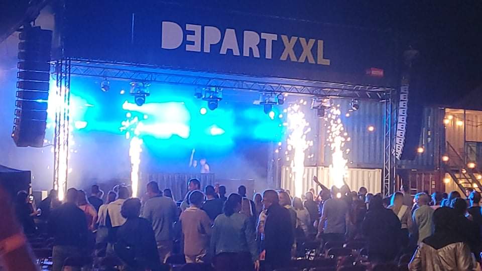 IngeJaeger's tweet photo. Dank u @Realregi Na zo lang geleden, ons gisteren nog eens helemaal laten gaan! Zo genoten! #Kortrijkpopt #DepartXXL https://t.co/lUvQpYdP6X