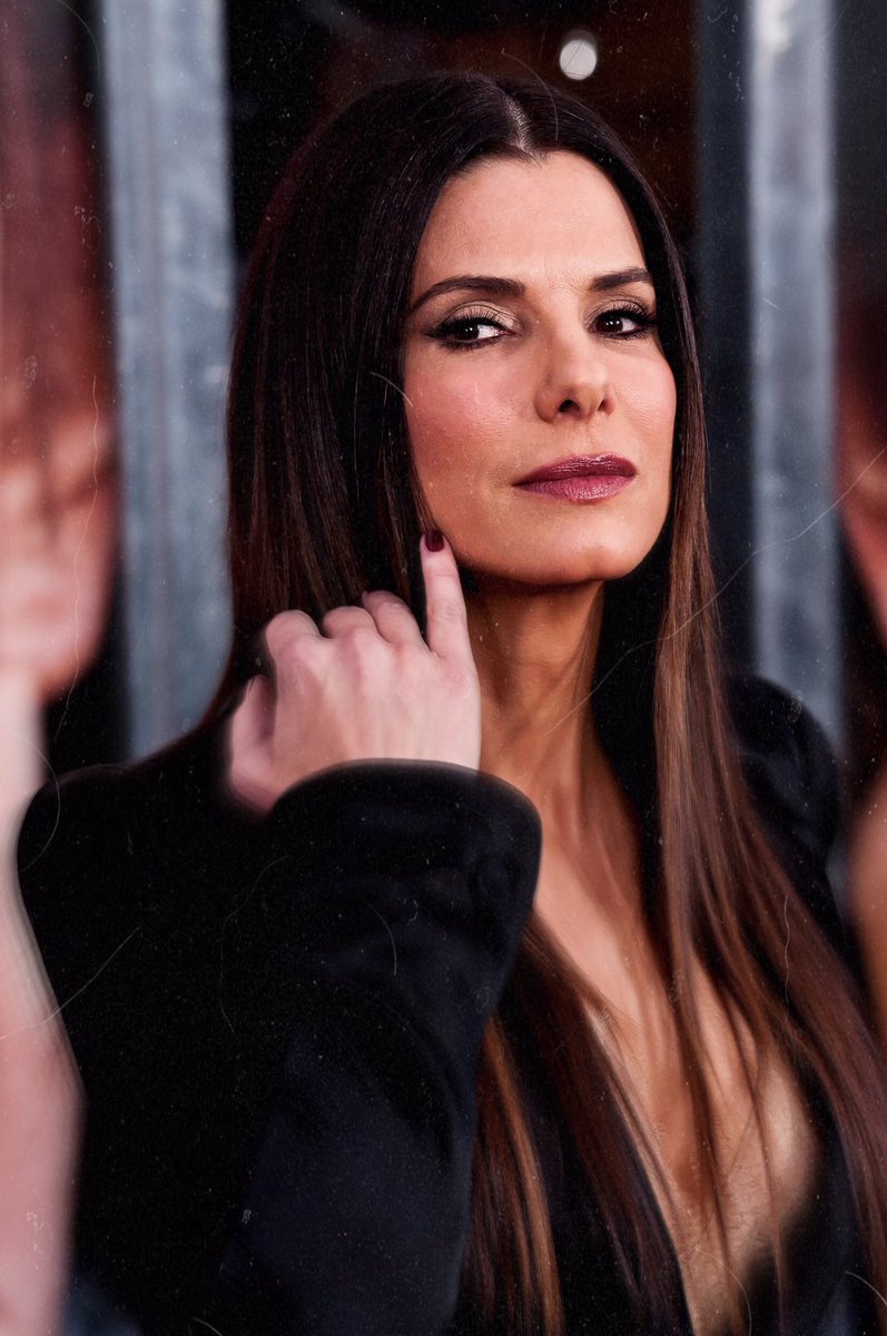 httpbllockdrive's tweet image. Já que o aniversário da maior está chegando, fiquem com o drive com alguns filmes da Sandra Bullock.