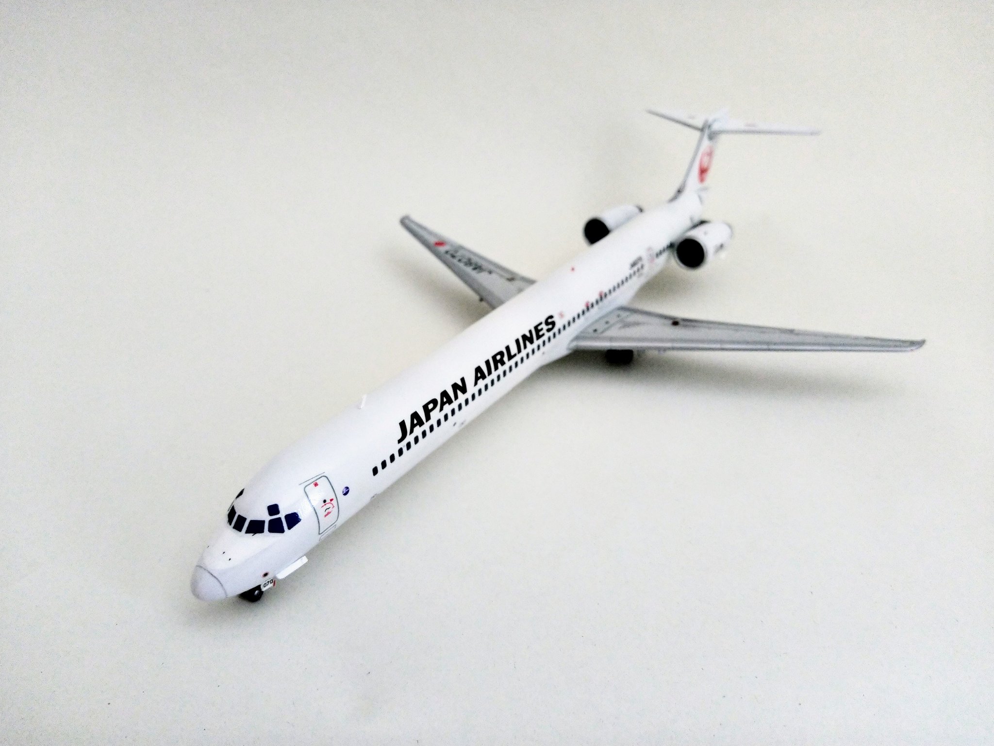 現品限り一斉値下げ!】 JAL MD-90 JA8070 1/200 ラストフライト2013 現品限り一斉値下げ!】 JAL MD-90 JA8070 1/200 ラストフライト2013
