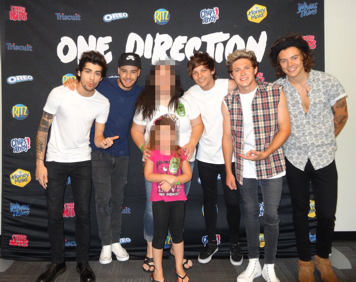 hlnlzdaily's tweet image. 📲| 1D 2014!