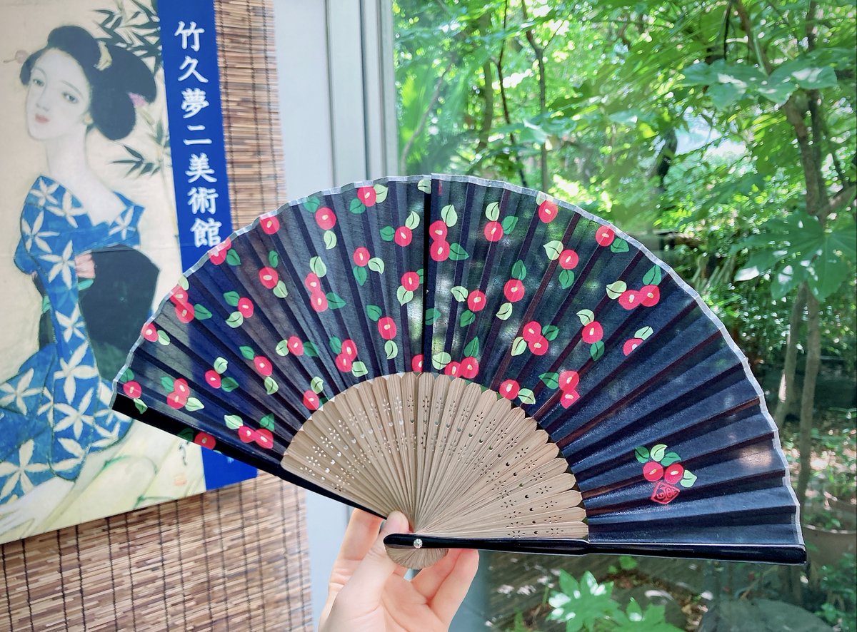 暑い日々に涼を運んでくれるグッズをご紹介🎐 【竹久夢二 シルク扇子