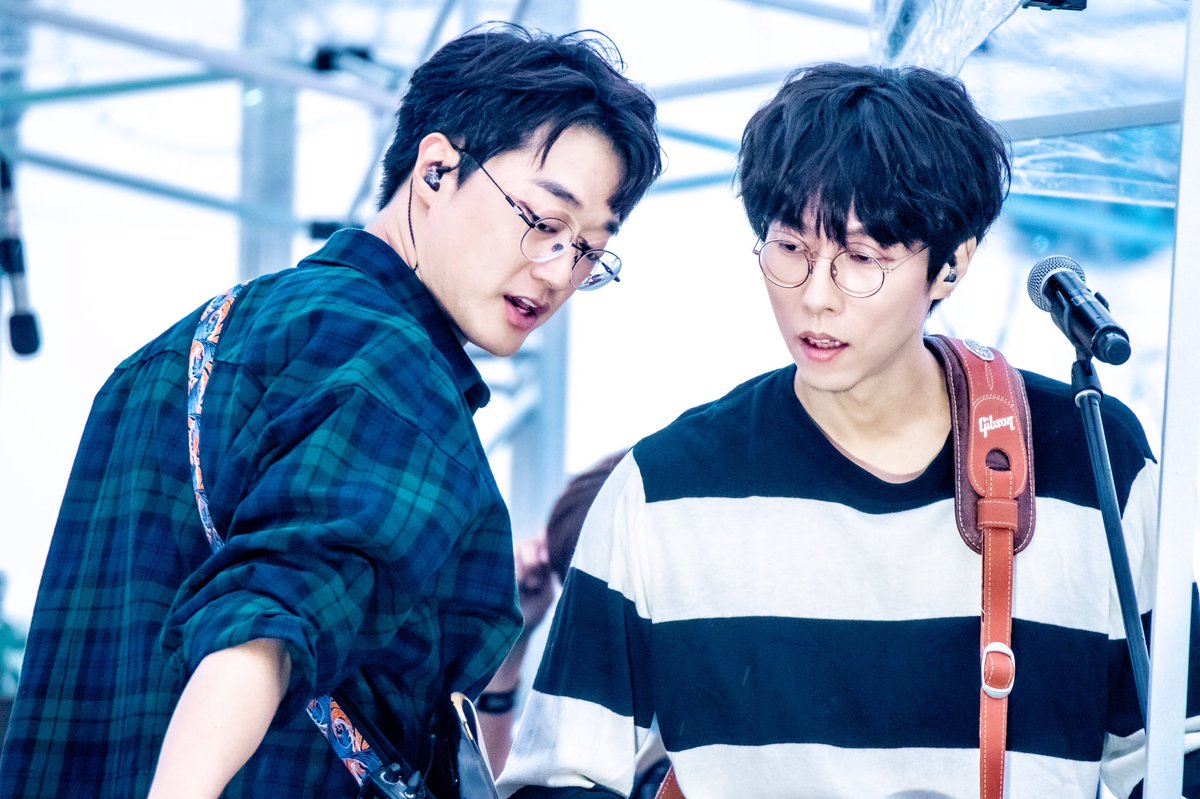 poulzzak_'s tweet photo. 페퍼톤스(PEPPERTONES). 2018 렛츠락 페스티벌. @180916 @한강난지공원

이런 거 조아하세요? 나는 조아해,,,◠‿◠ https://t.co/UpRoX6qGjG