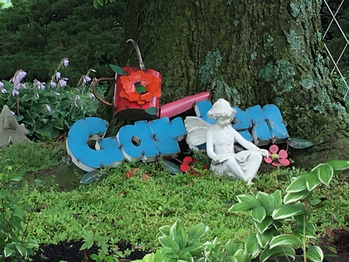 MiniT46's tweet photo. #IWonderWhen I’ll be brave enough to show my garden tour photos with you from my good camera.
*These are not from my good camera. https://t.co/nnOGrefwo0