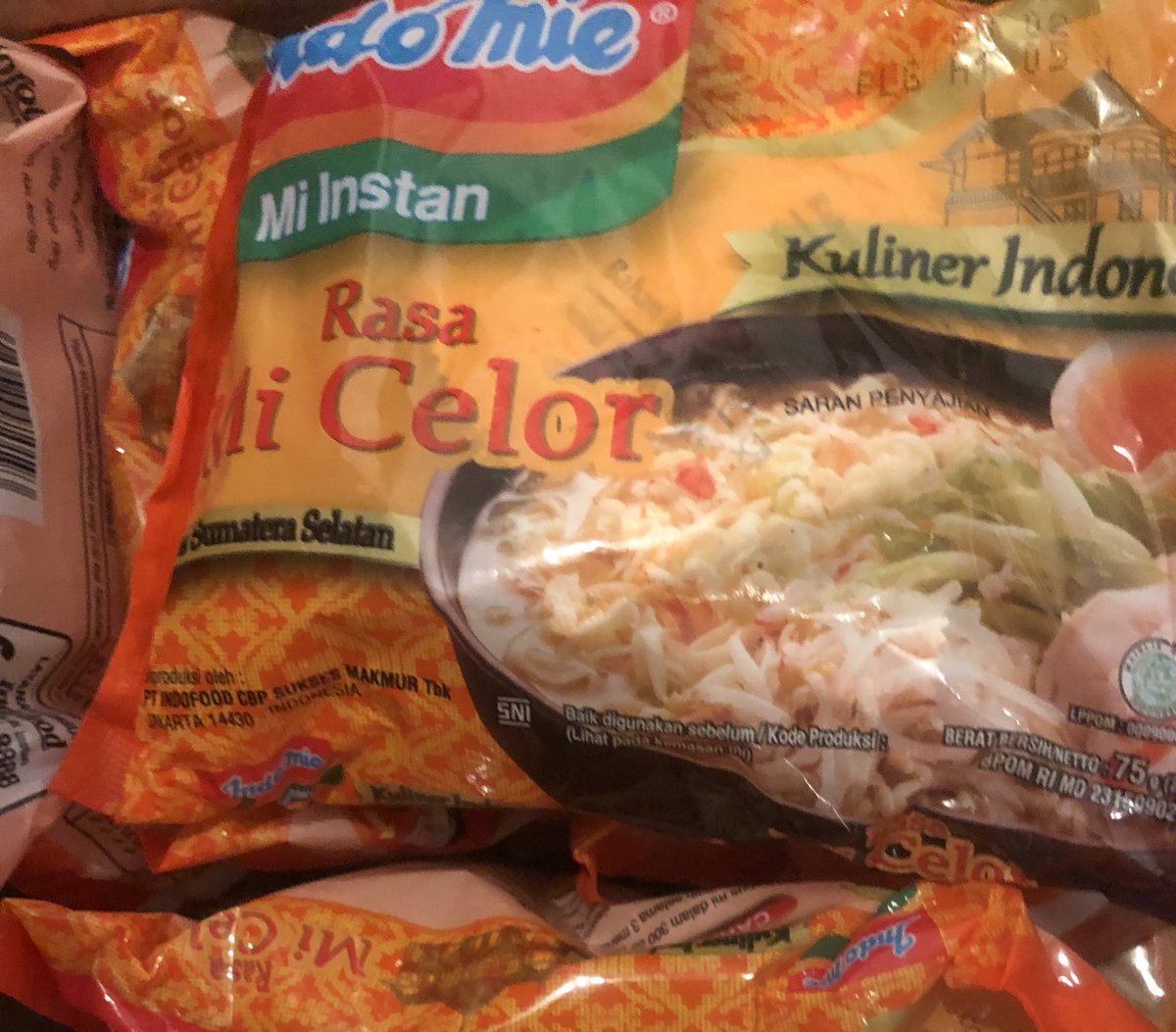 InNath's tweet image. Selamat hari Minggu dari Indomie rasa Mie Celor Palembang.. #innathtraveleats #pandemicedition 😂 aka #DiRumahAja